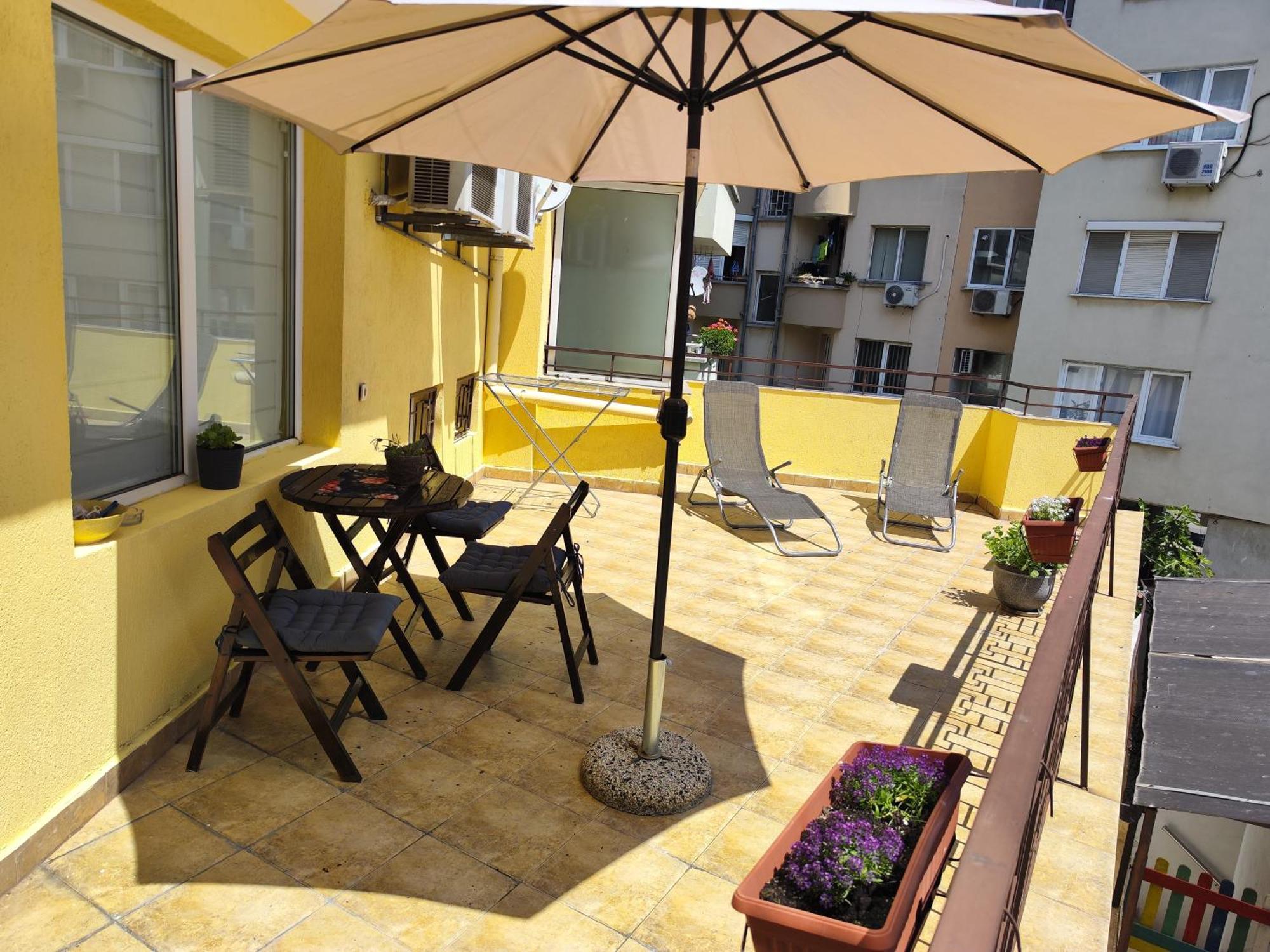 Art Apartment Kiril And Metodi Square Burgas by Eksteriør bilde