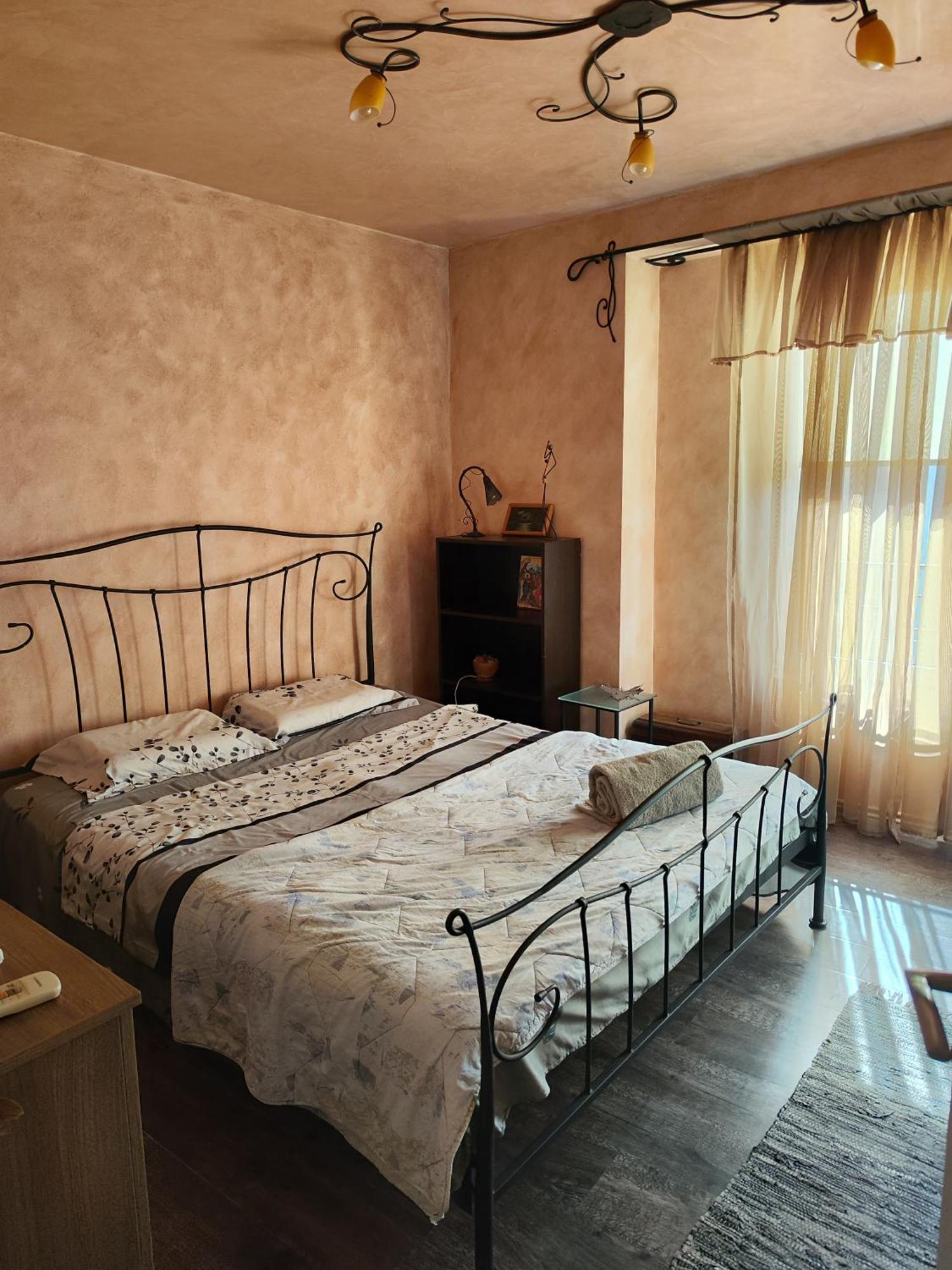 Art Apartment Kiril And Metodi Square Burgas by Eksteriør bilde