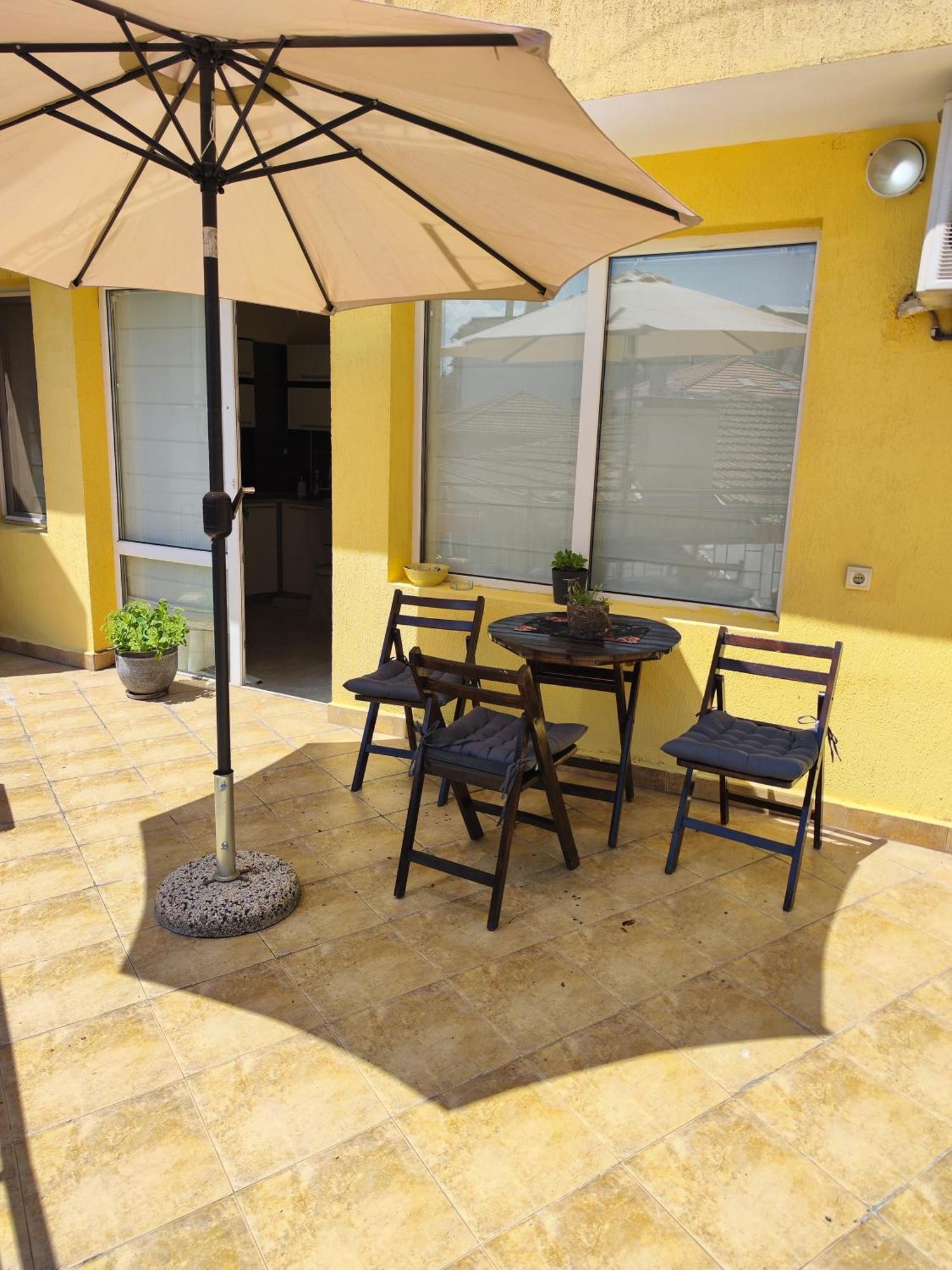 Art Apartment Kiril And Metodi Square Burgas by Rom bilde