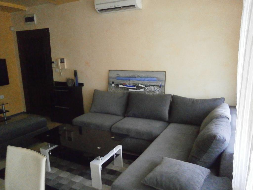 Art Apartment Kiril And Metodi Square Burgas by Eksteriør bilde