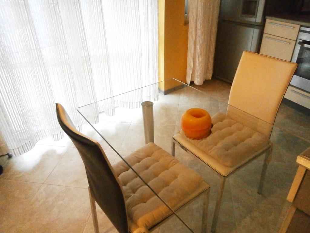 Art Apartment Kiril And Metodi Square Burgas by Eksteriør bilde