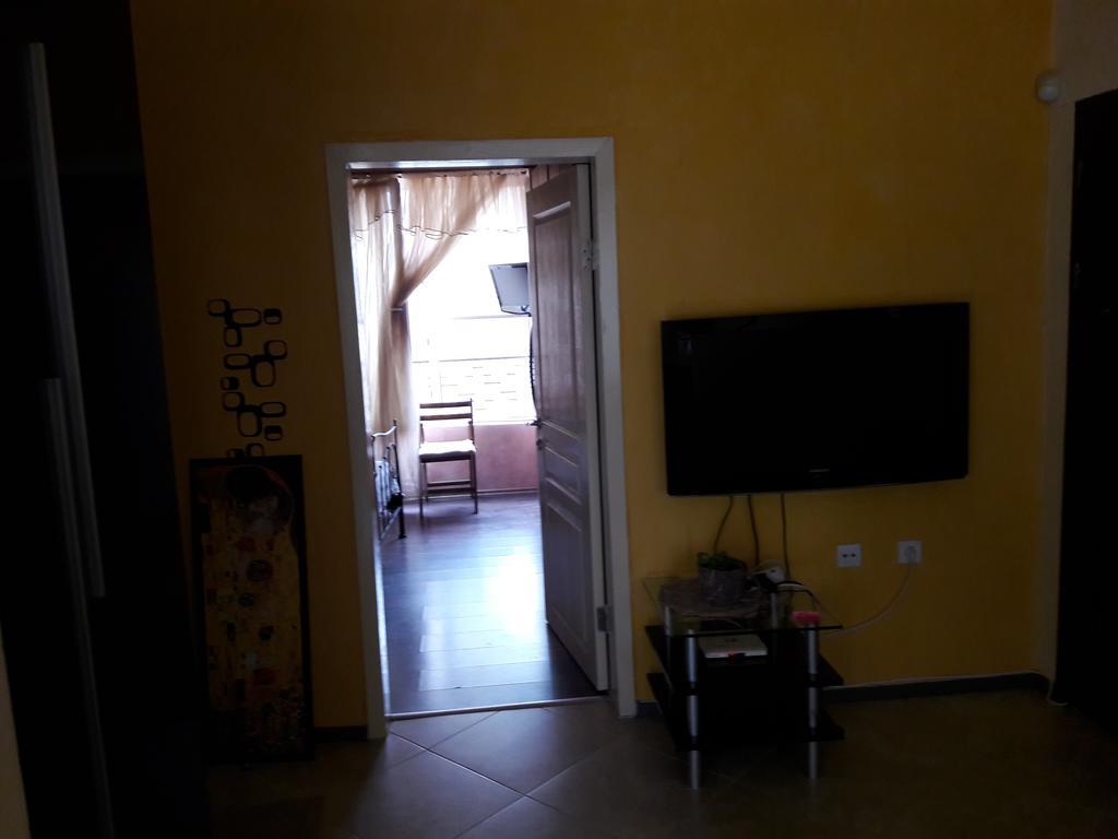 Art Apartment Kiril And Metodi Square Burgas by Eksteriør bilde