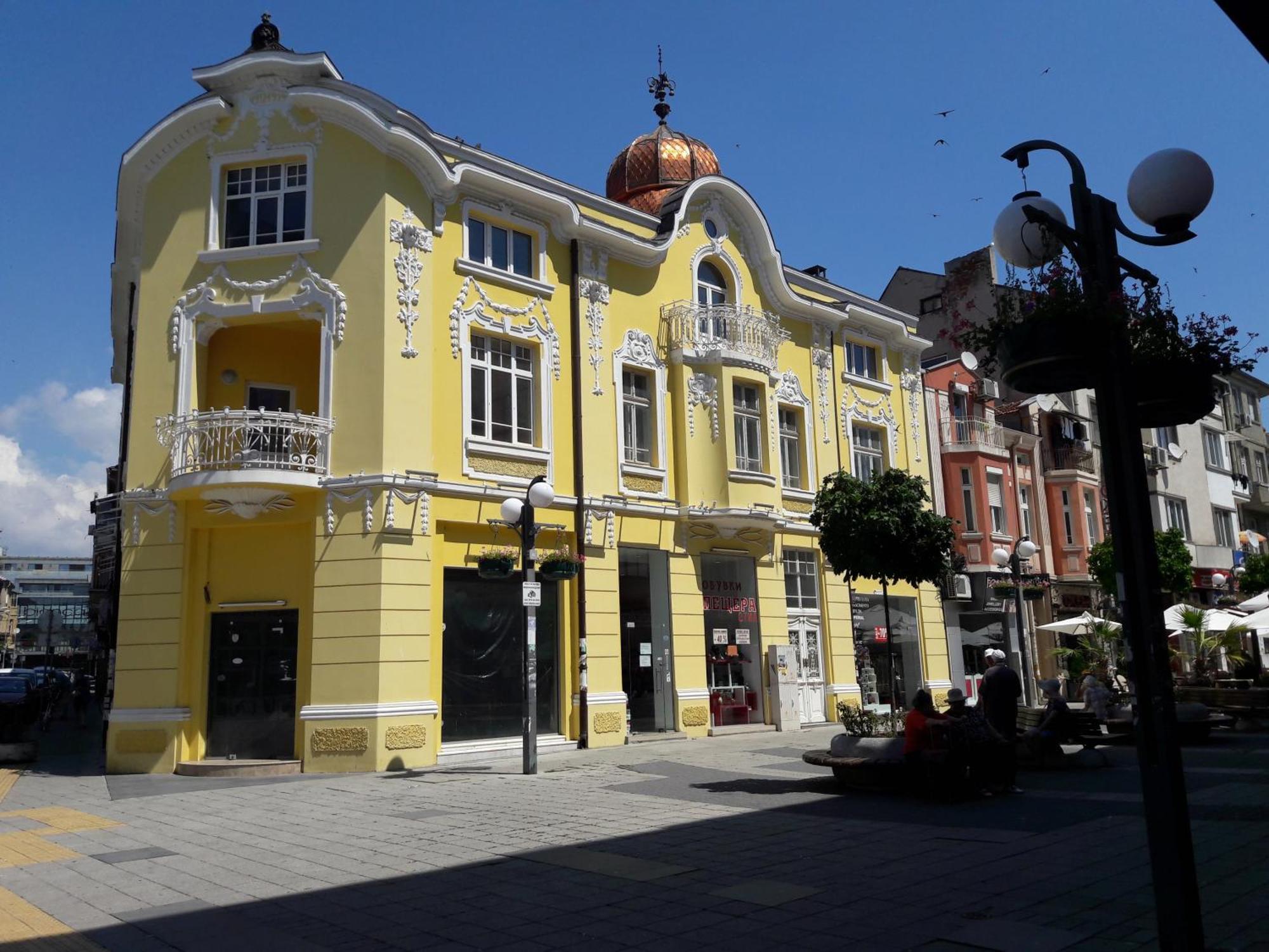 Art Apartment Kiril And Metodi Square Burgas by Eksteriør bilde