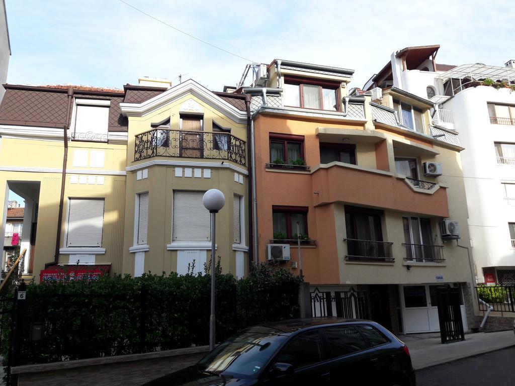 Art Apartment Kiril And Metodi Square Burgas by Eksteriør bilde